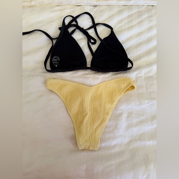 Hollister Black & Yellow Bikini Set (Large Top & Small Bottom) - Picture 2 of 3